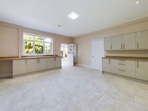 Dining Kitchen- click for photo gallery